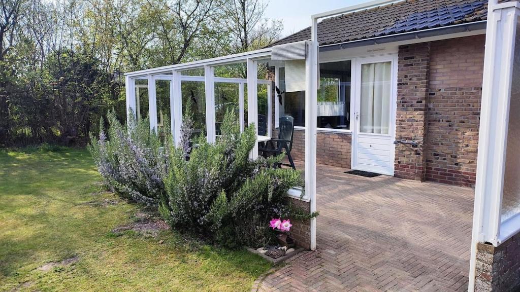 Vakantiehuis Hollum Ameland Dichtbij Strand En Met Ruime Tuin - Ameland39 Nl Buitenkant foto