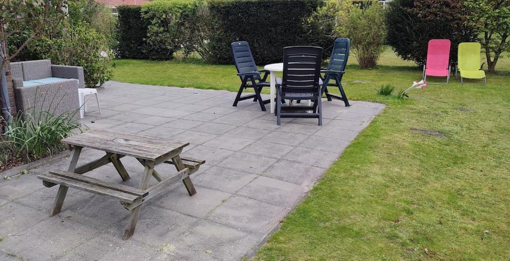 Vakantiehuis Hollum Ameland Dichtbij Strand En Met Ruime Tuin - Ameland39 Nl Buitenkant foto