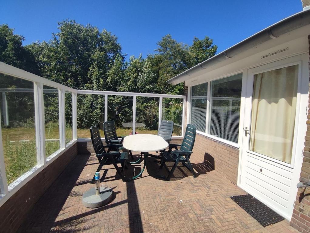 Vakantiehuis Hollum Ameland Dichtbij Strand En Met Ruime Tuin - Ameland39 Nl Buitenkant foto